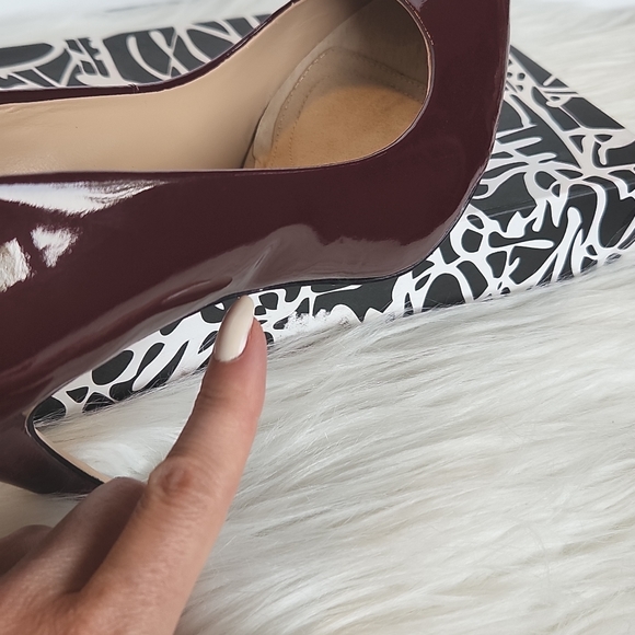 Diane Von Furstenberg bordeaux patent leather pumps - Picture 10 of 17